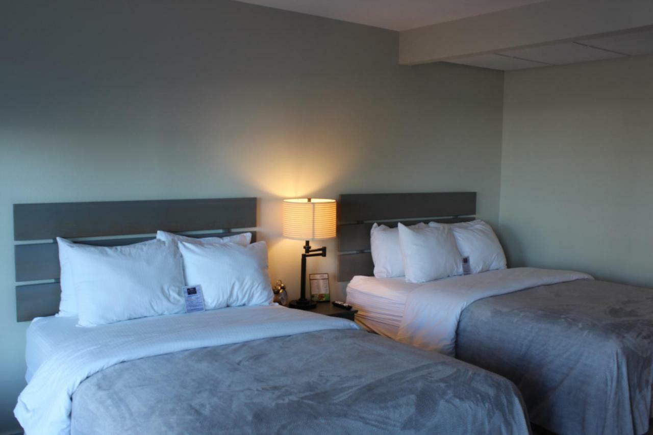 Brio Beach Inn Traverse City Esterno foto