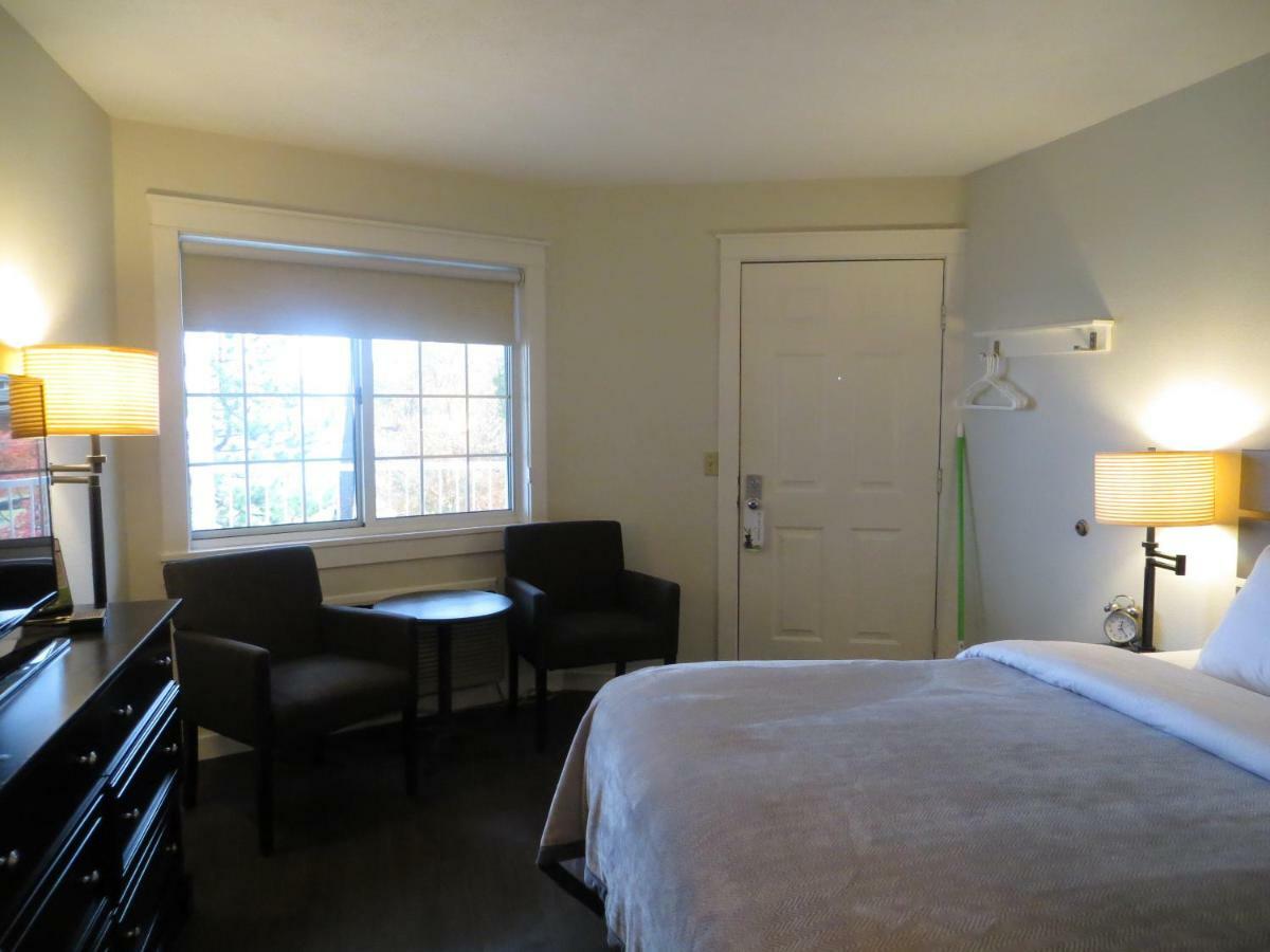 Brio Beach Inn Traverse City Esterno foto