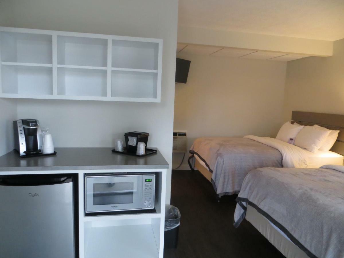 Brio Beach Inn Traverse City Esterno foto