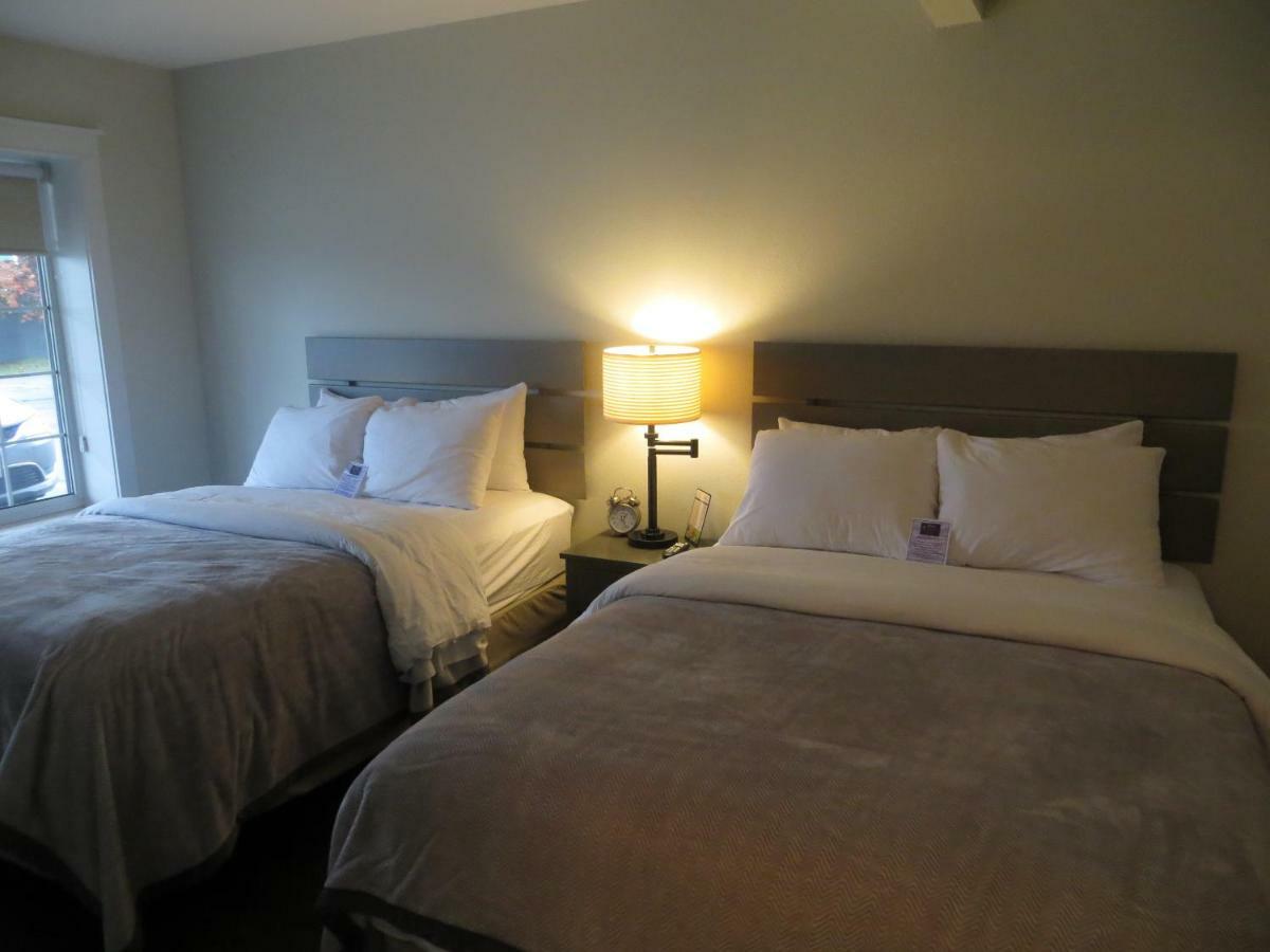 Brio Beach Inn Traverse City Esterno foto
