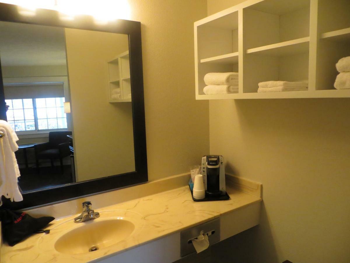 Brio Beach Inn Traverse City Esterno foto